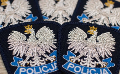 naszywki-orzeł-czapka-policja